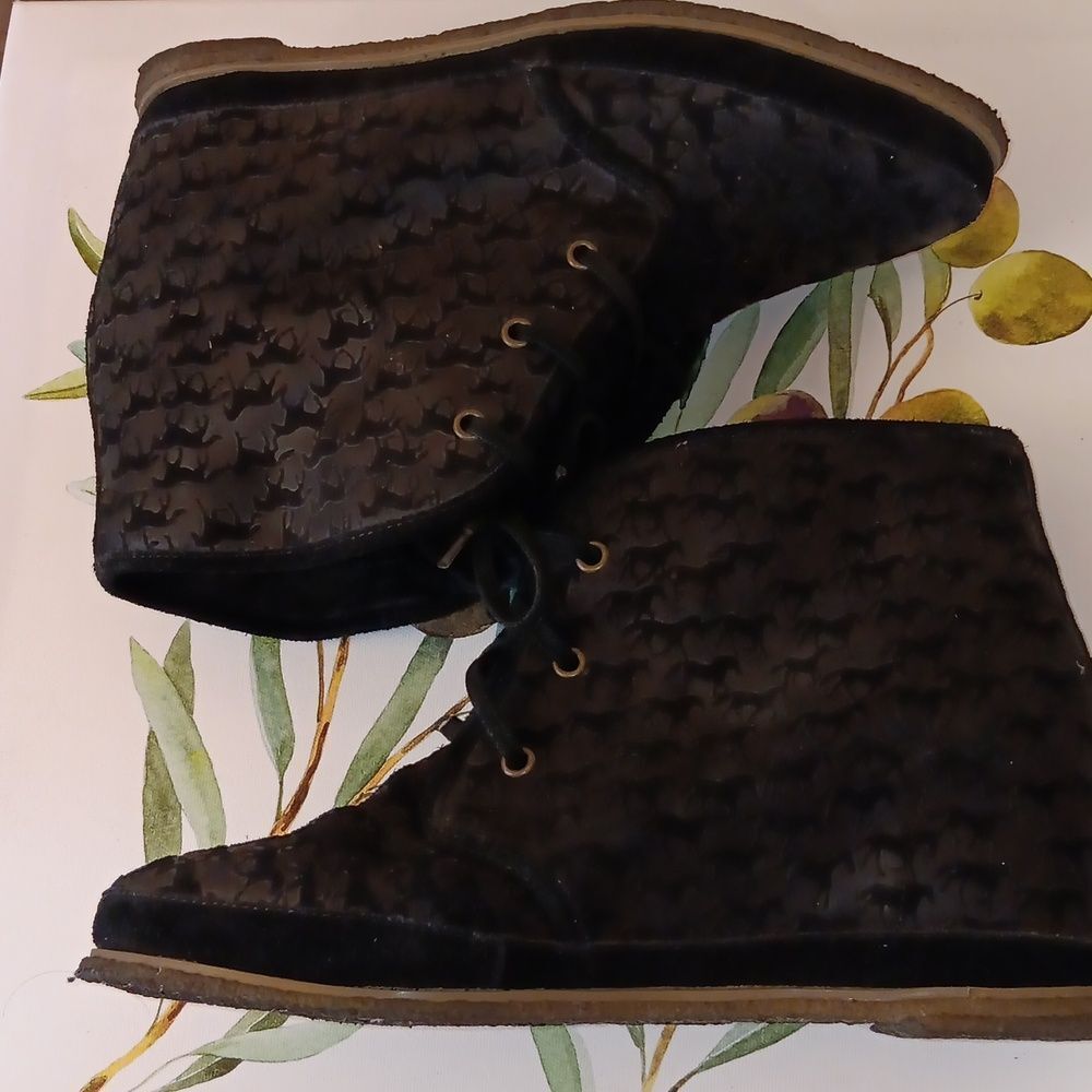 80 % 20  Anthropologie Hidden Wedge Embossed Booties - Picture 4 of 13